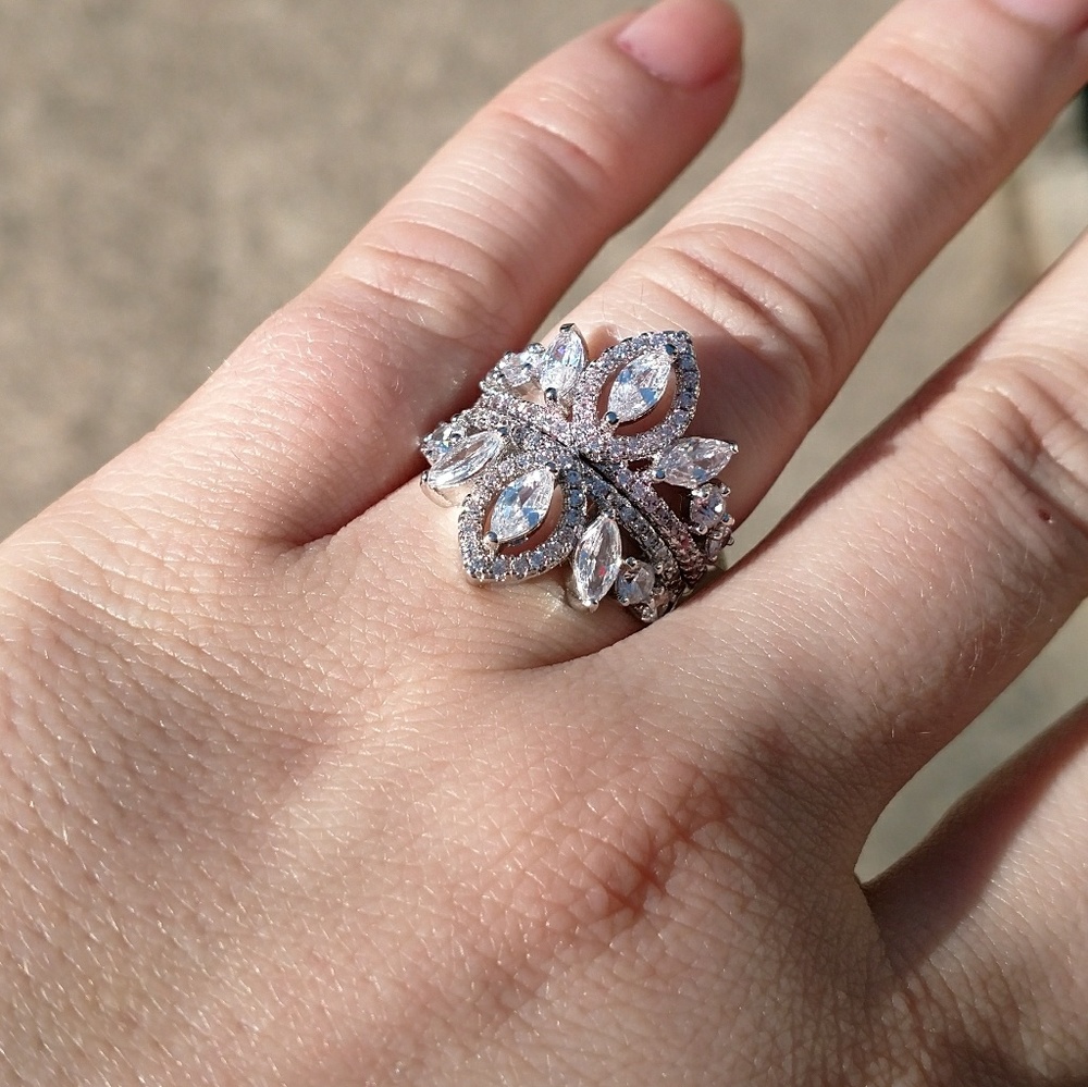 Tiara rings